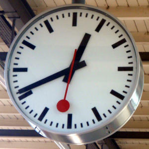 Horloge d'un quai de la gare de Genève-Cornavin
